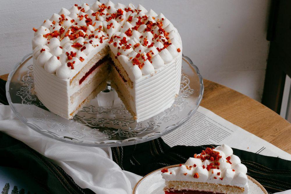 5 Cara Layering Kue Biar Rapi dan Gak Ambruk, Hasilnya Estetik!