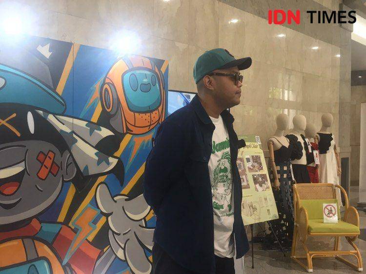 Reza Rizqi aka Crackthetoy, alumni BINUS University saat Indonesia International Education and Training Expo & Conference (IIETE) 2025 yang berlangsung pada 23-26 Januari 2025. (IDN Times/Hani Safanja)