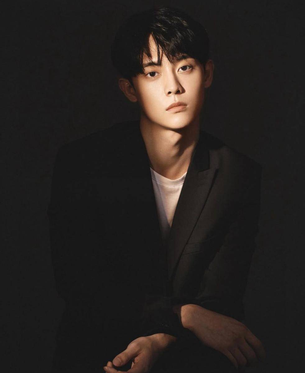 Lee Jong Hyun (instagram.com/e.jonghyun)