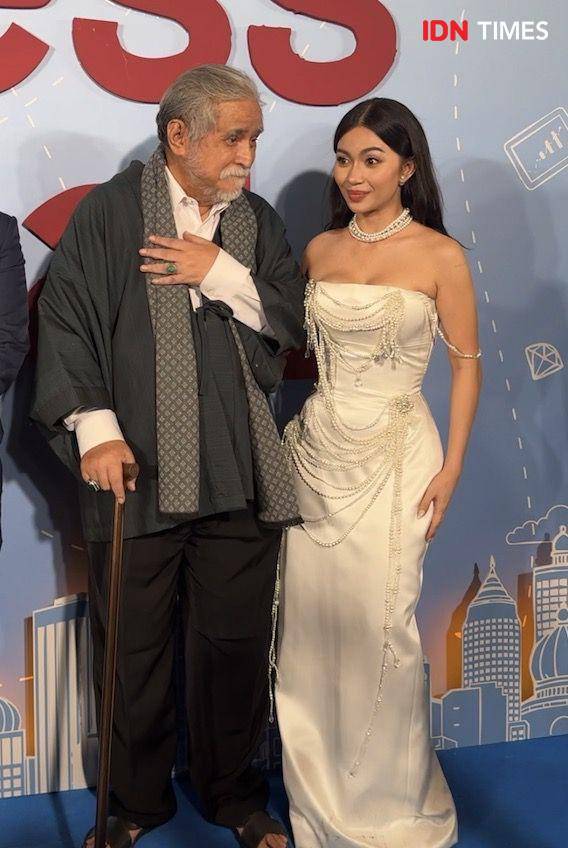 potret para pemain di Gala premiere film remake A Business Proposal pada Jumat (31/1/2025) (IDN Times/Elizabeth Chiquita)