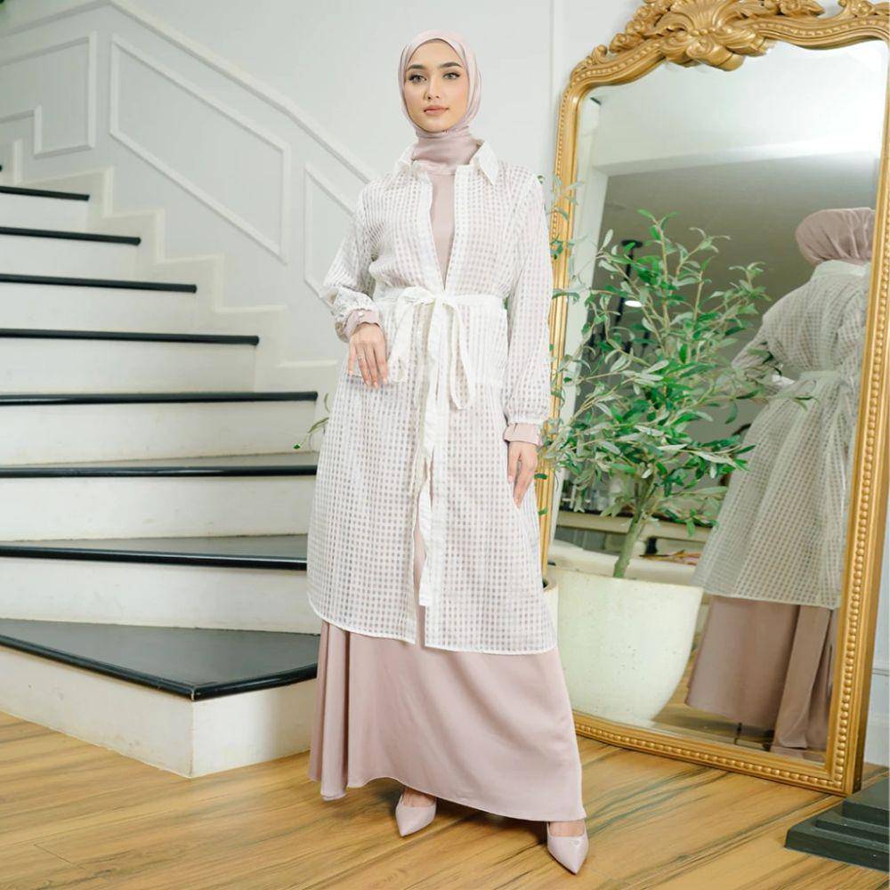 Lozy Hijab Irish Outer (Shopee.co.id/Lozy Hijab Official Shop)