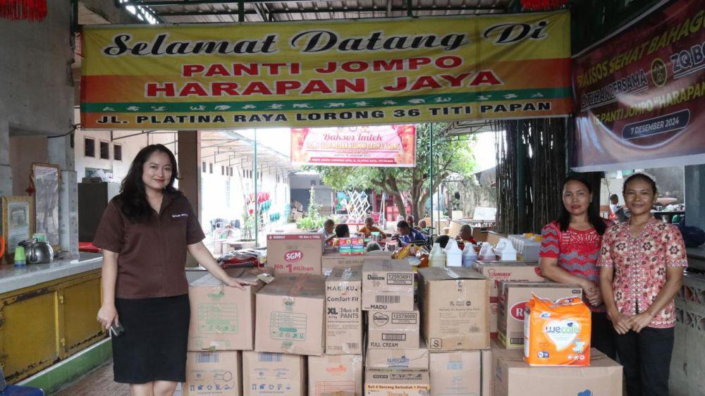 Bank Mestika Berbagi Kebahagiaan Imlek di Panti Jompo Harapan Jaya