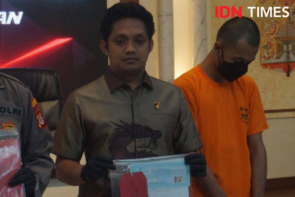 Pelaku penipuan modus jual-beli mobil antik dibekuk polisi. (IDN Times/Tunggul Damarjati)