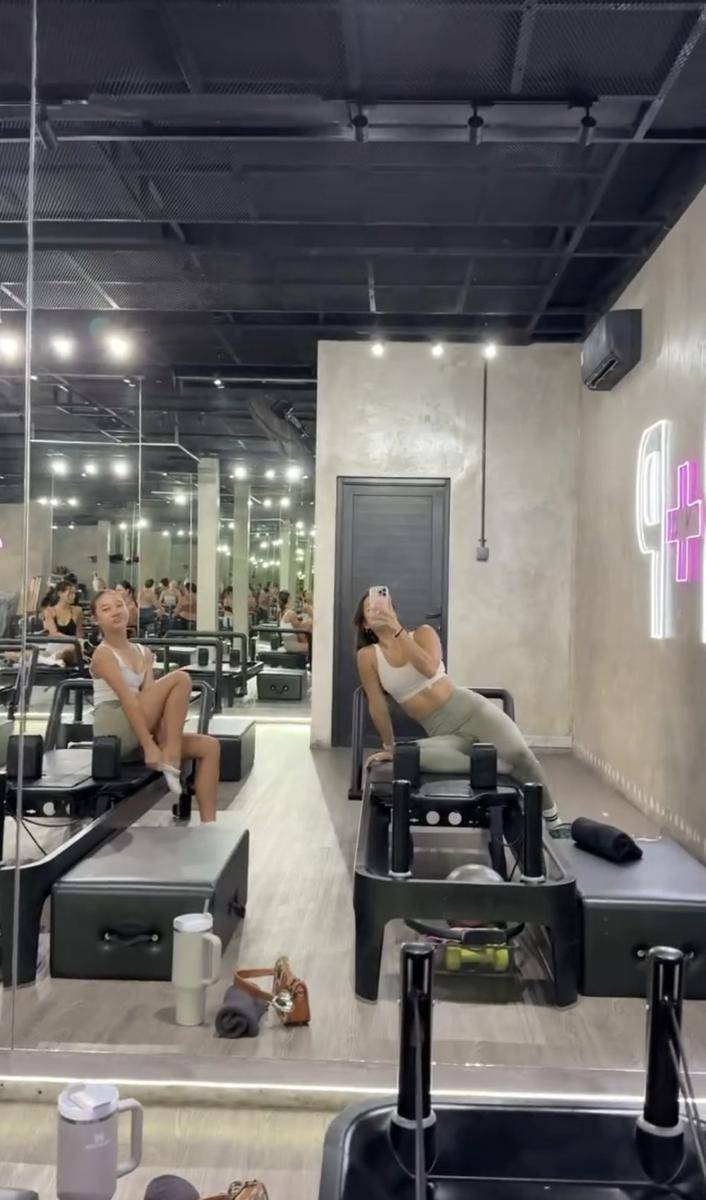 Jennifer Bachdim dan Kiyomi pilates bareng (instagram.com/jenniferbachdim)