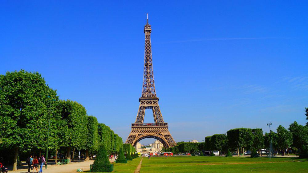 Ada Bom Perang Dunia II, Lalu Lintas Stasiun Paris Berhenti