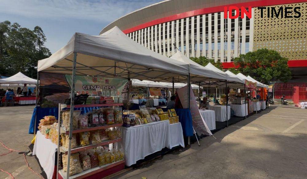 Bazar UMKM di acara HUT ke-17 Gema Desa di Manahan,Solo. (IDN Times/Larasati Rey)