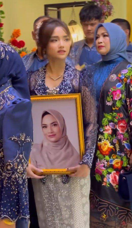 keluarga di pernikahan Frans Faisal (Instagram.com/dewizuhriati)
