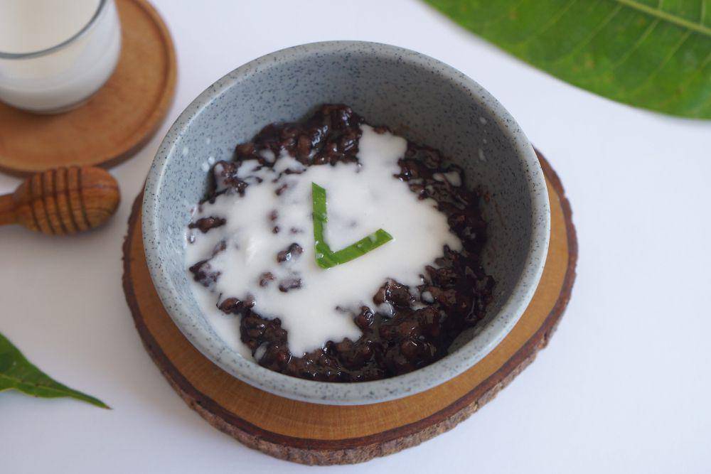 bubur ketan hitam (commons.wikimedia.org/Qainiii)