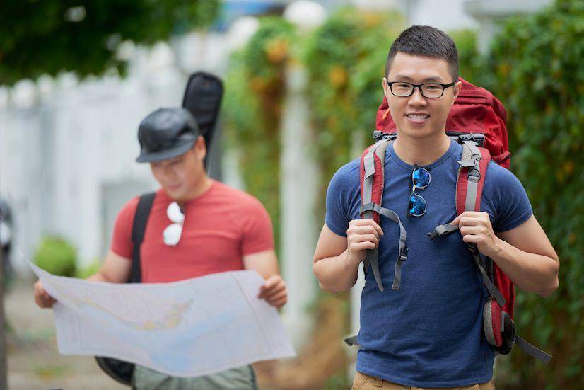 ilustrasi gaya travelling yang berbeda (freepik.com/pressfoto)