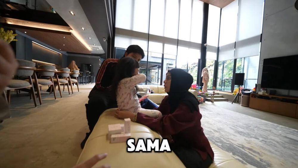 potret Sus Iroh pamit mudik pulang kampung (youtube.com/attahalilintar)
