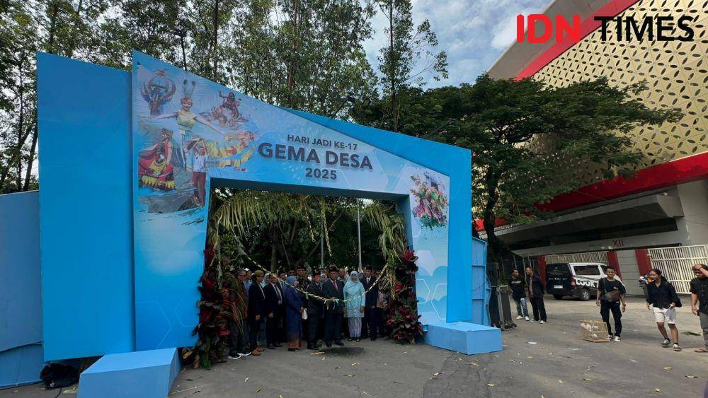 Pembukaan bazar Gema Desa di Stadion Manahan Solo. (IDN Times/Larasati Rey)
