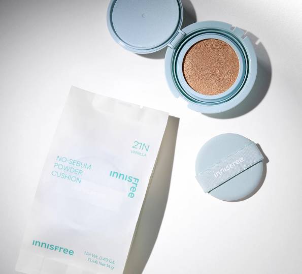 Innisfree No Sebum Powder Cushion SPF 29 PA++ (shopee.co.id/Innisfree Official Shop)