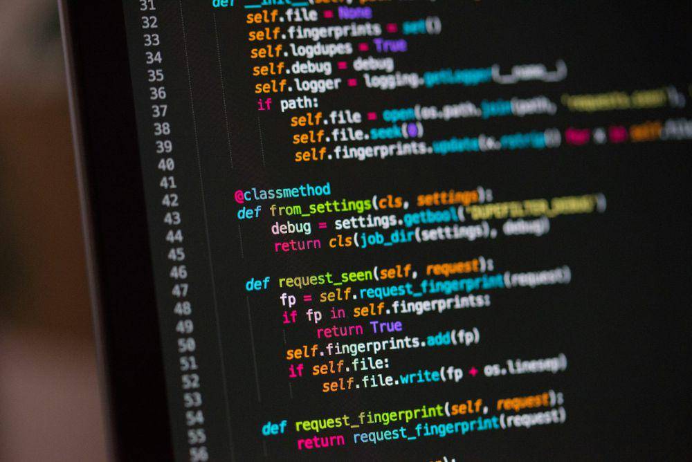 ilustrasi source code AI open-source (unsplash.com/Chris Ried)