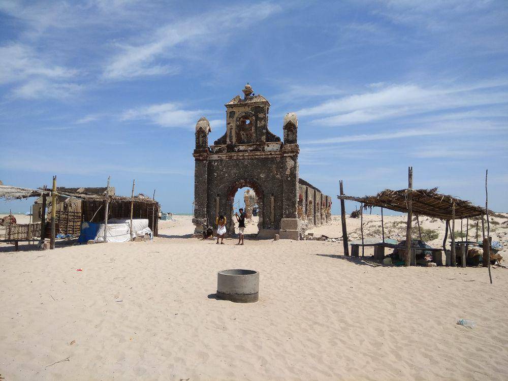 Dhanushkodi, India (commons.wikimedia.org/D Kartikeyan)