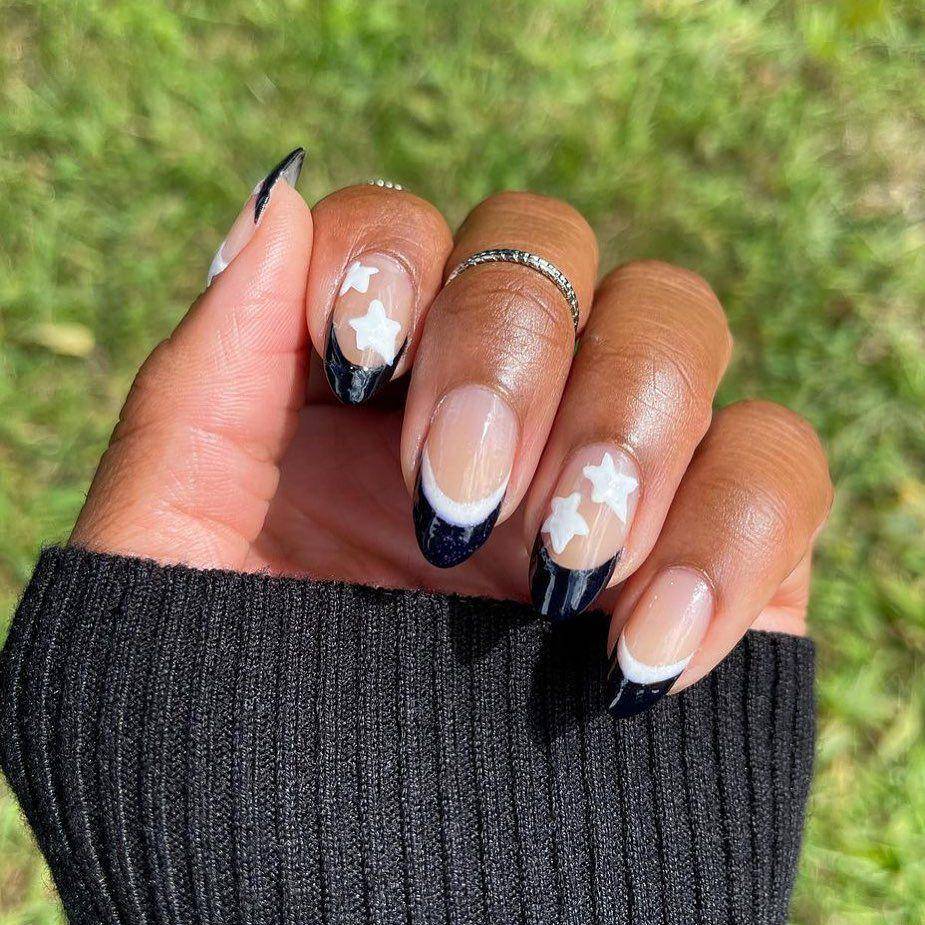 inspirasi model nail art bernuansa hitam-putih (instagram.com/oliveandjune)