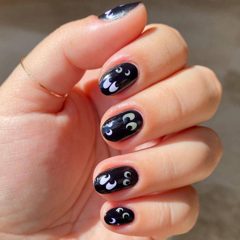 inspirasi model nail art bernuansa hitam-putih (instagram.com/oliveandjune)