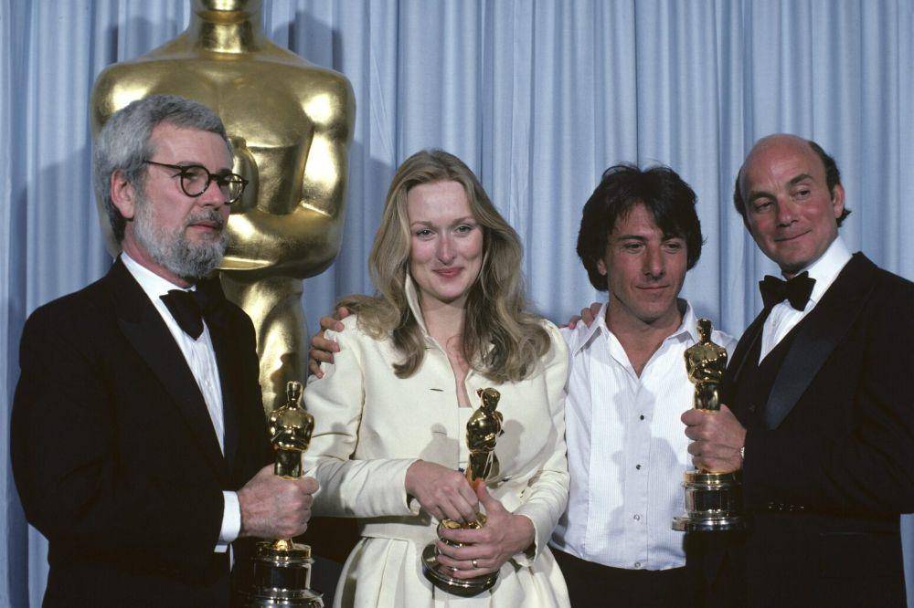 Robert Benton (kiri) di Oscar 1980. (oscars.org/Robert Benton)