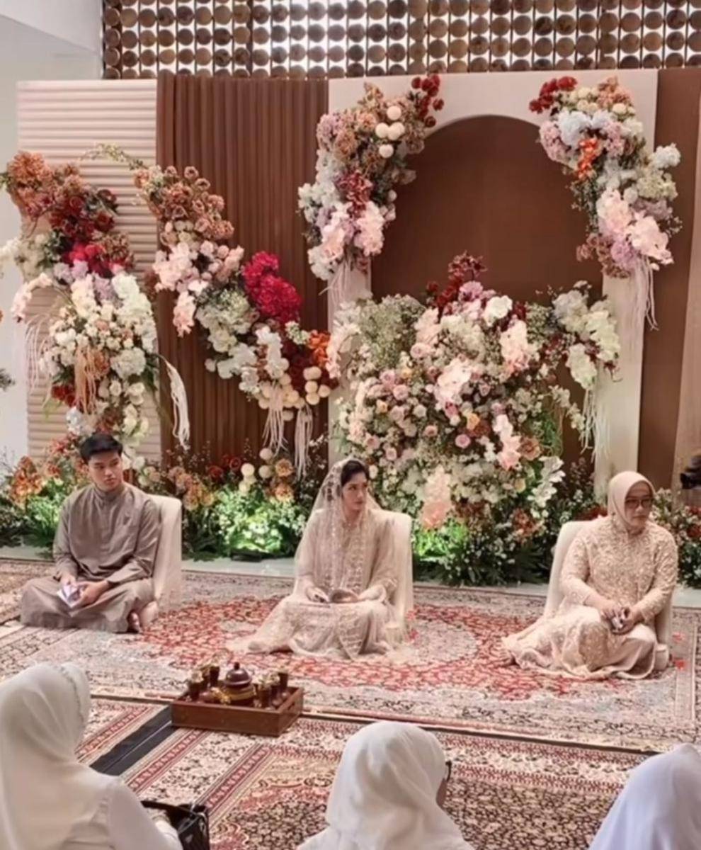 Pengajian dan siraman Ochi Rosdiana. (Instagram.com/olgavsrmakeup)