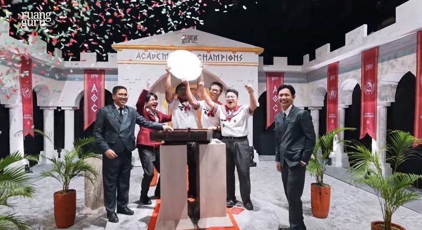 7 Momen Kemenangan District IV Academy of Champion, Maxwell Kegirangan