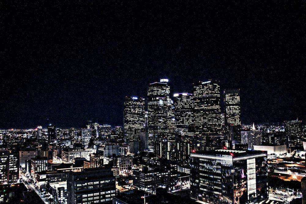 ilustrasi polusi cahaya urban sky glow (unsplash.com/Nicolao Negrello)