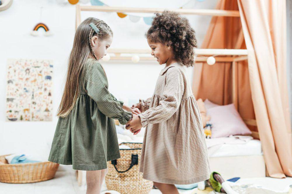 ilustrasi anak yang sedang bermain (pexels.com/cottonbro studio)