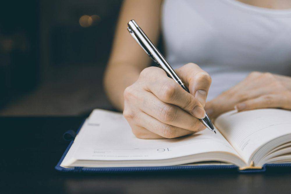 Metode note taking (pexels.com/JESHOOTS.com)