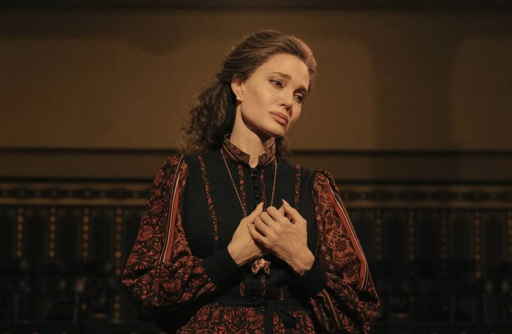 Angelina Jolie sebagai Maria Callas (dok. Netflix/Maria)