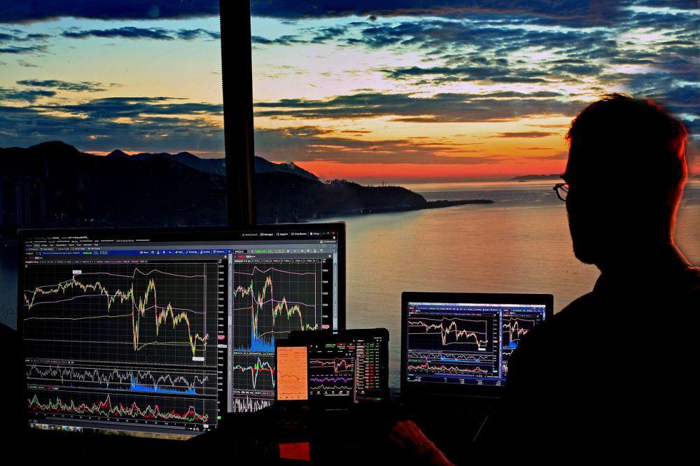 Daftar Saham Tercuan-Terboncos Sepekan, Ada yang Terbang 378 Persen