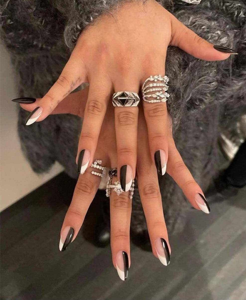 inspirasi model nail art bernuansa hitam-putih (instagram.com/tombachik)