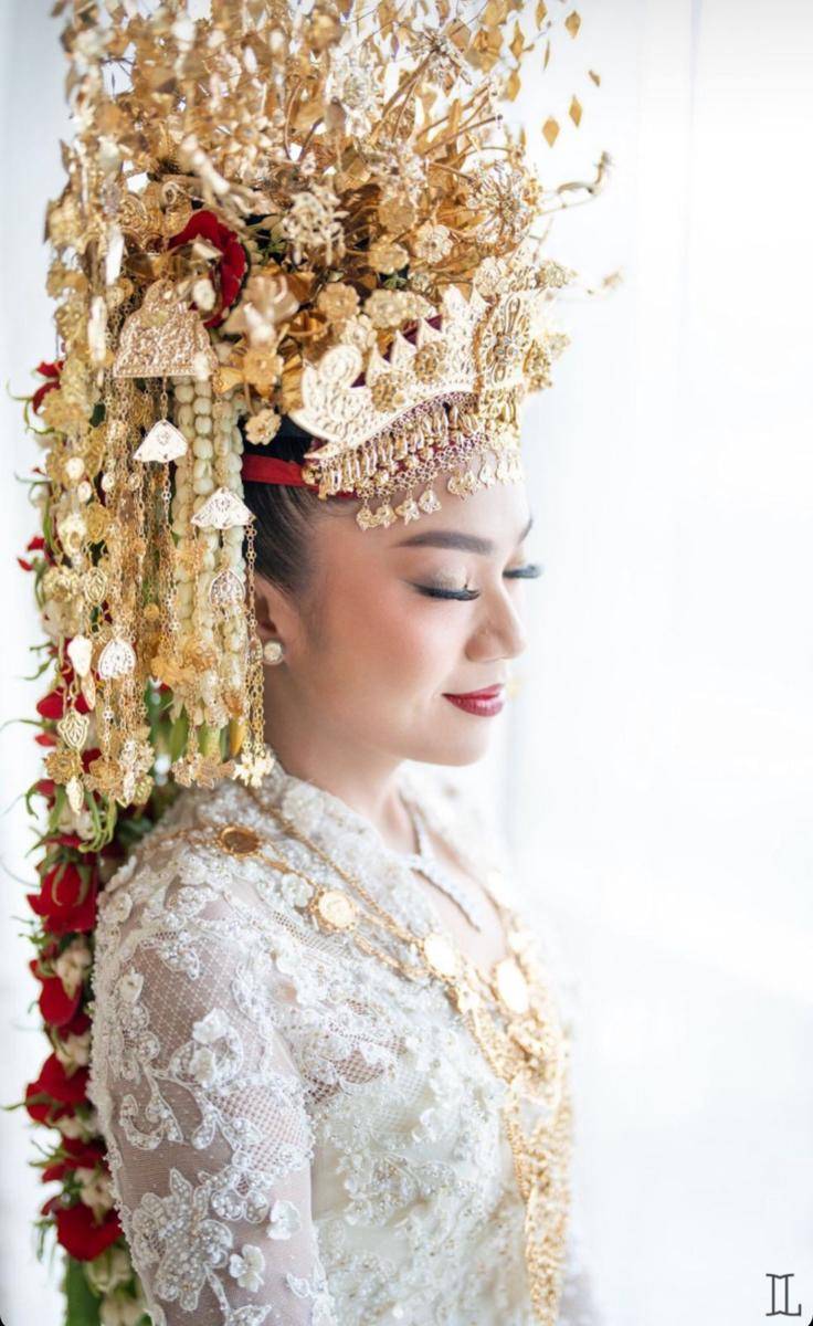 Busana dan Makeup Tamara Kalla di Akad Nikah bersama Rasyid Rajasa (instagram.com/leonardiwedding)