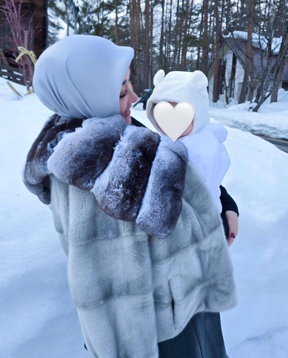 Syahrini dan Reino Barack kenalkan anak pada salju di Jepang (instagram.com/princessyahrini)