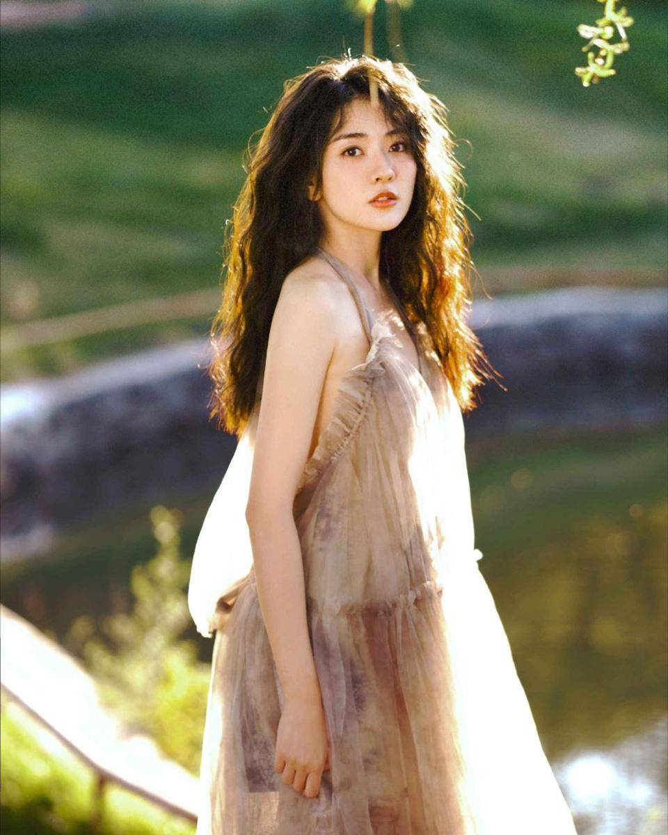potret Liang Jie (weibo.com/梁洁Little)