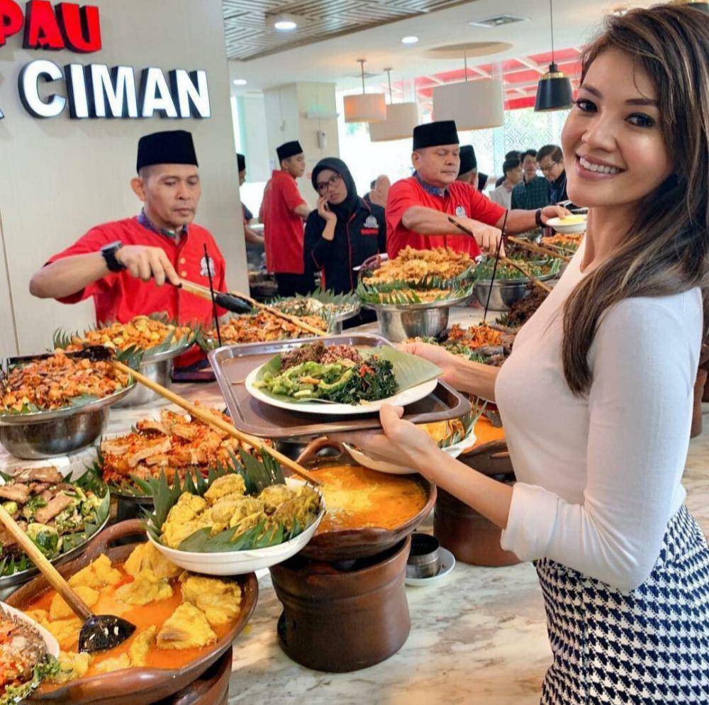 ilustrasi hidangan nasi kapau (instagram.com/farahquinnofficial)