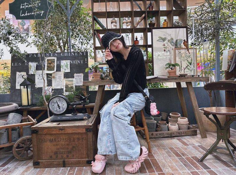 Gaeul IVE (instagram.com/fallingin__fall)