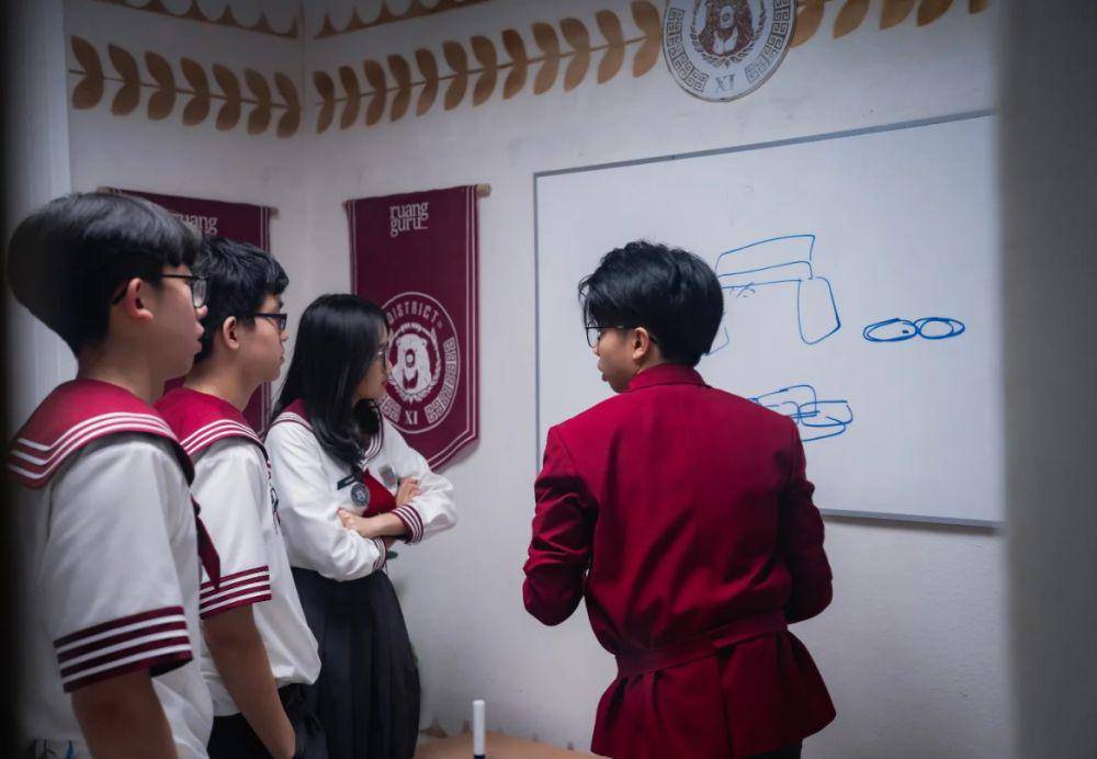 Kevin Dampingi District XI (Instagram.com/kevin_lius_bong)