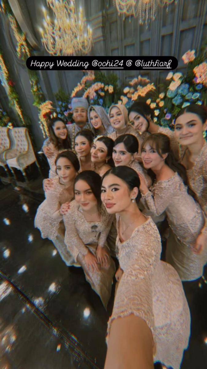 Bridesmaid Ochi Rosdiana (Instagram.com/fahiraalidruss)