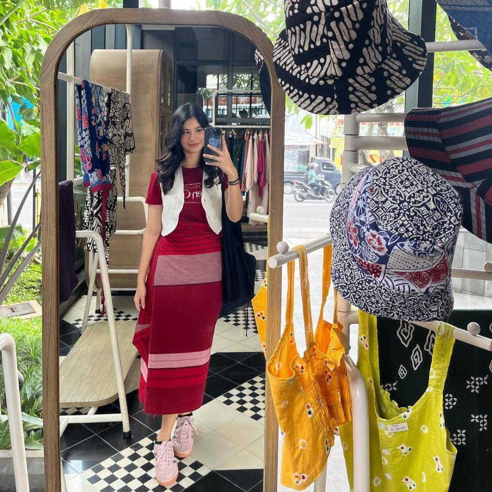 inspirasi OOTD ala pemain film Pengantin Iblis (instagram.com/arla.ailani)