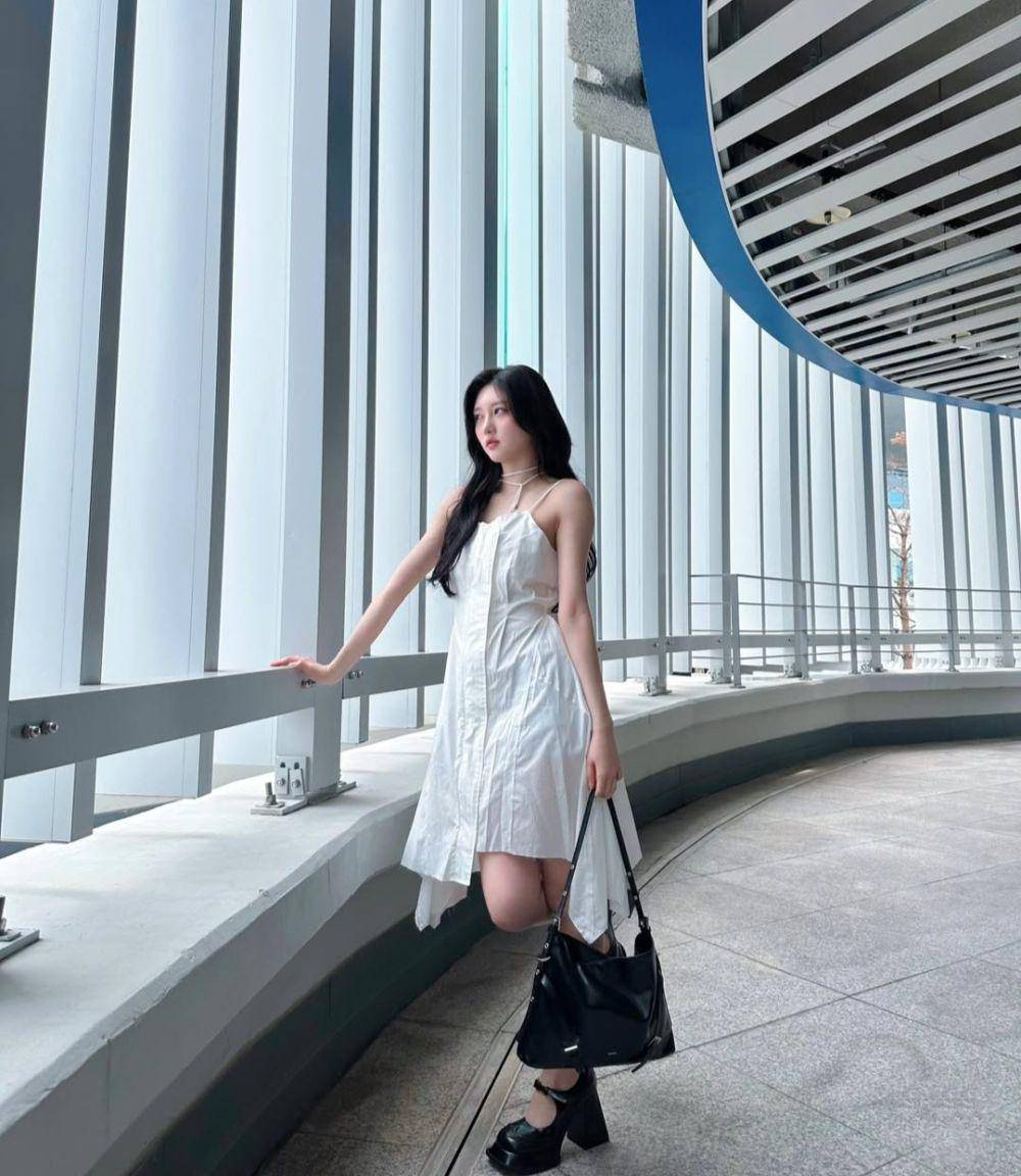 Gaeul IVE (instagram.com/fallingin__fall)