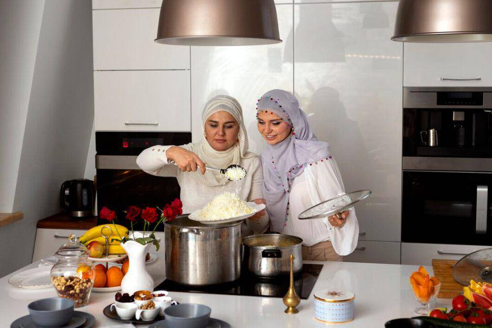 ilustrasi proses memasak nasi (freepik.com/freepik)