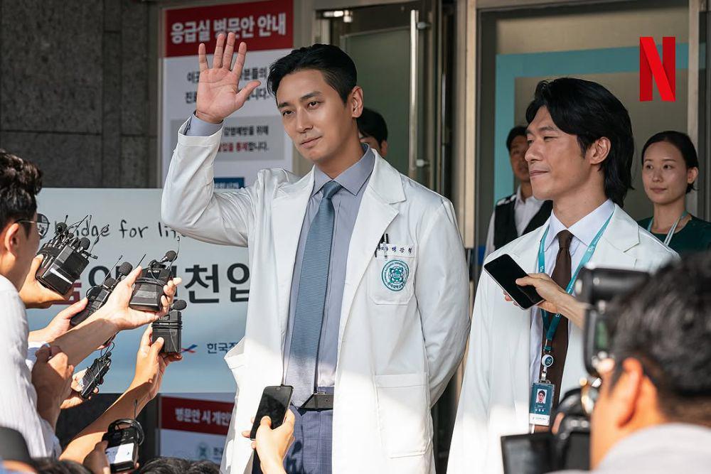 5 Alasan Baek Kang Hyuk The Trauma Code adalah Dokter yang Hebat!