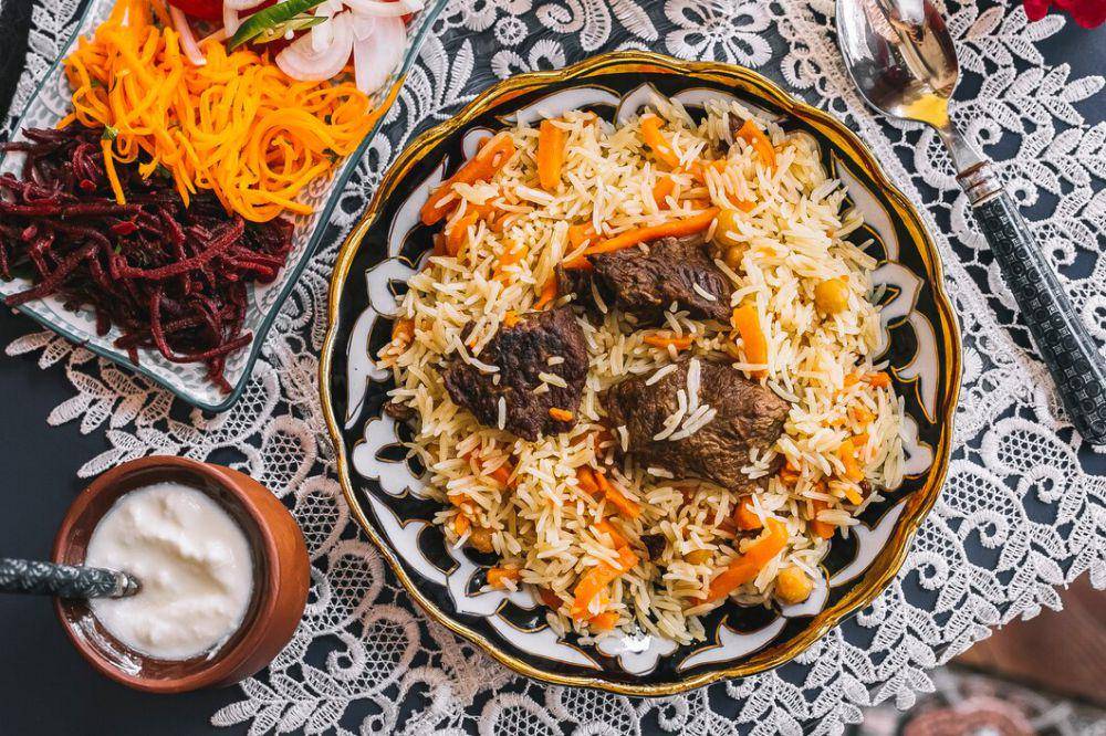 nasi mandhi (freepik.com/stockking)