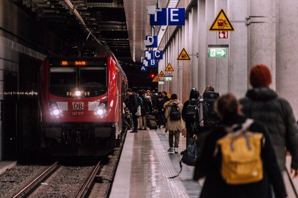 ilustrasi peron kereta (pixabay.com/wal 172619)