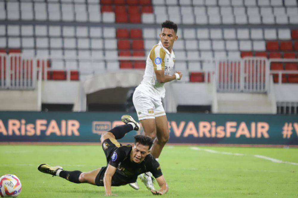 PSIS Semarang melawan Dewa United di laga pekan ke-21 Liga 1 2024/2025 di Stadion Jatidiri Semarang, Senin (3/2/2025) malam. (dok. PSIS)
