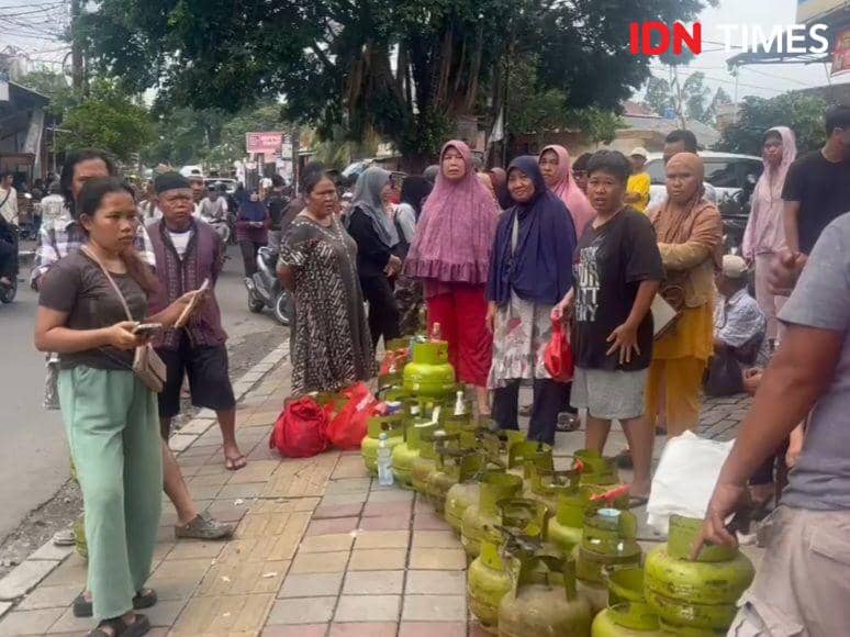 Gas 3 Kg Langka, Warga Tangerang Antre di Agen Gas