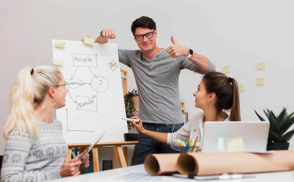 ilustrasi rapat kerja (freepik.com/free)