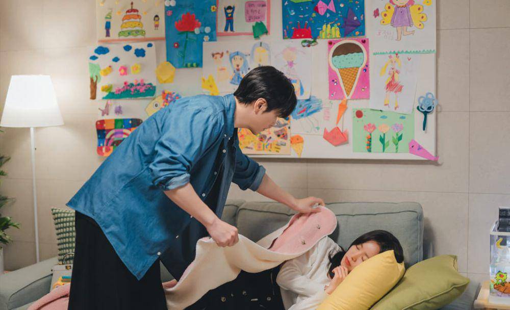 Han Ji Min dan Lee Jun Hyuk di KDrama Love Scout (dok.SBS/Love Scout)