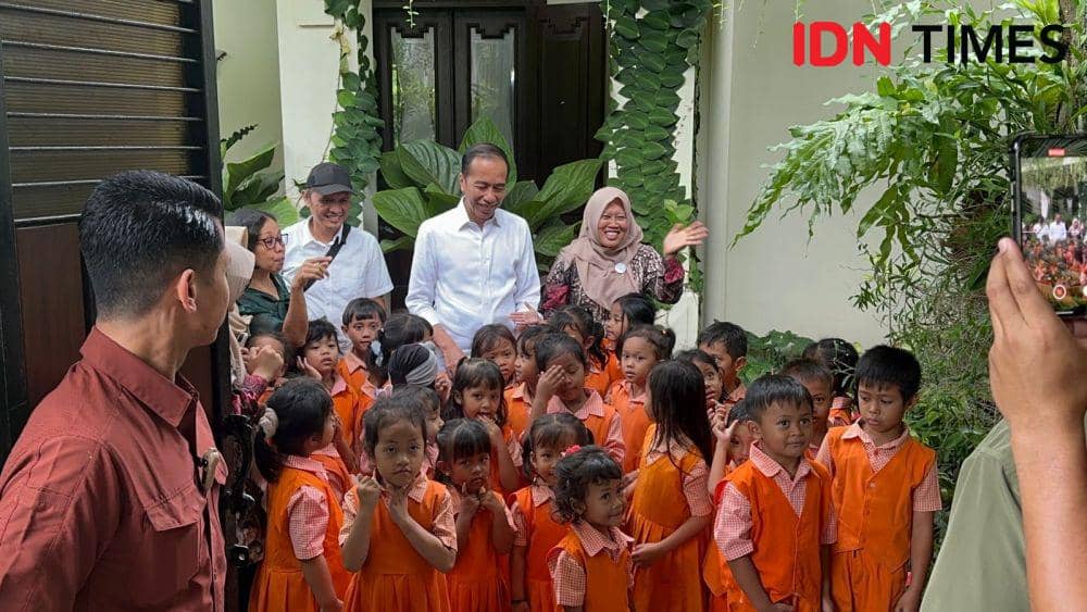 Respons Warga yang Datang ke Rumah Jokowi Dikira Settingan dan Dibayar