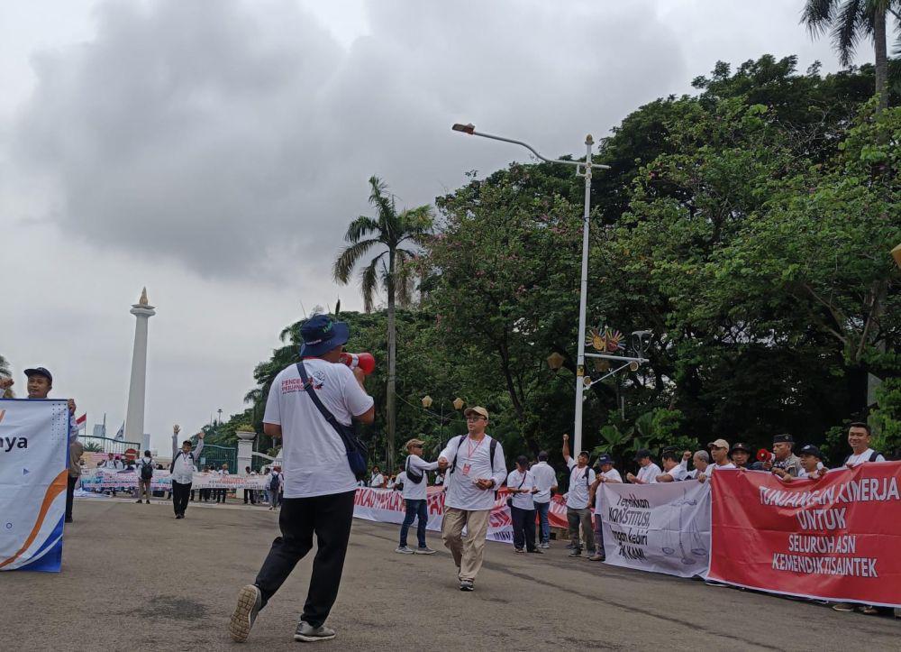 Tukin Tak Dibayar 5 Tahun, Dosen PNM Madiun Nekat Demo ke Jakarta