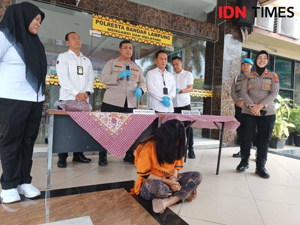 Ungkap kasus pencurian uang ATM korban rugi Rp76,8 juta di Bandar Lampung. (IDN Times/Tama Yudha Wiguna).