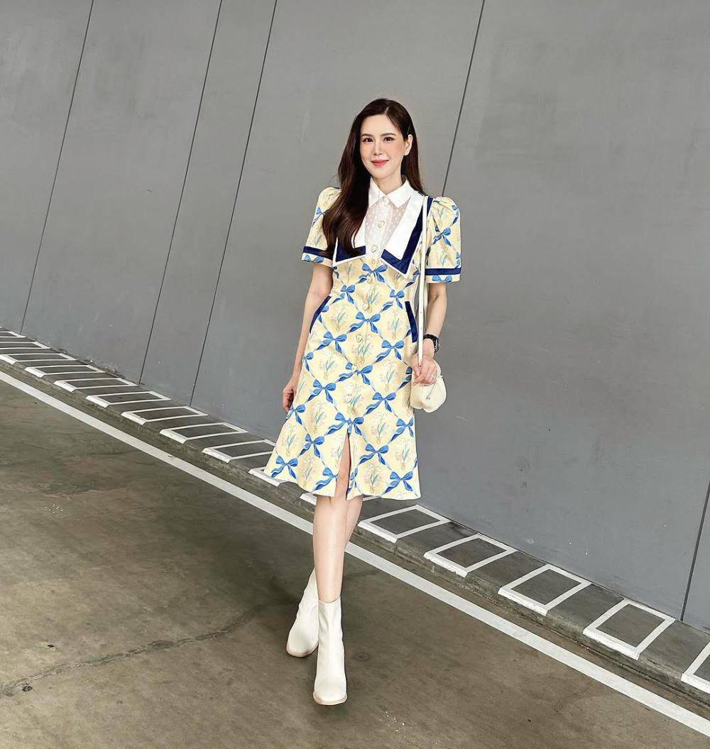 potret ide dress kerah ala Jeab Pijittra (instagram.com/jeab_pijittra)